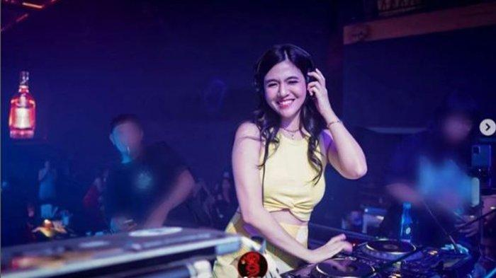 DJ Cantik Bermain Didalam Mesjid Kampung
